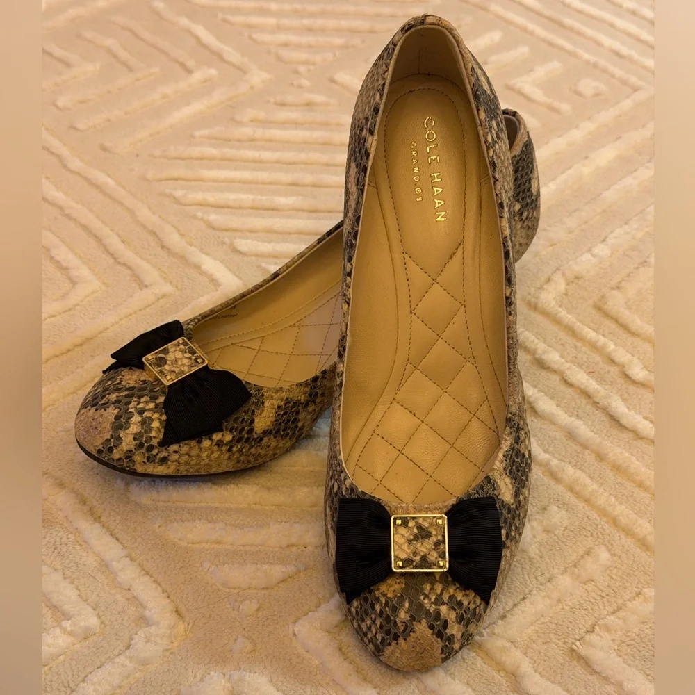 Cole Haan Tali Soft Bow Wedge Pump Snake Print Black Bow Classic Comfort Heel - Picture 6 of 16